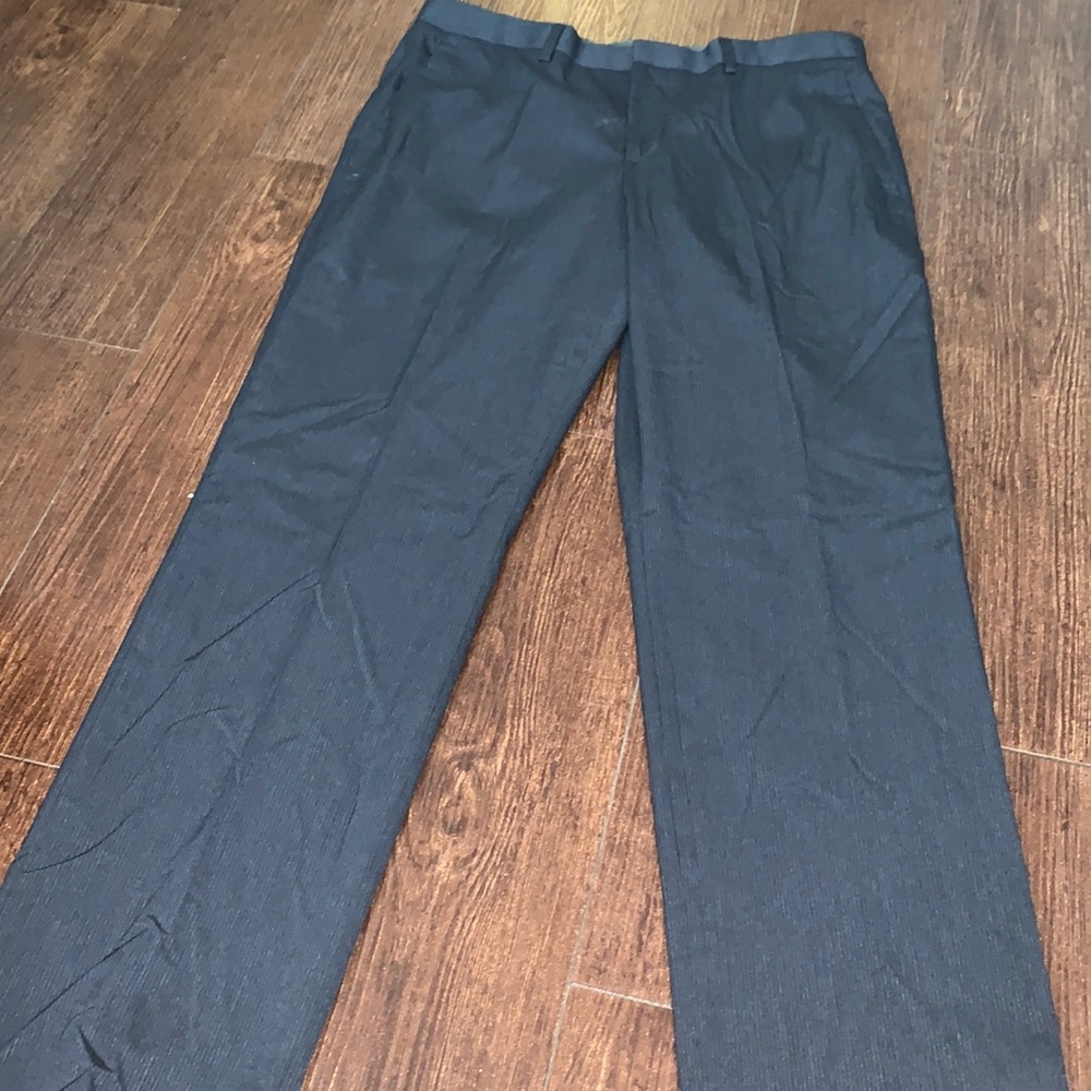Men Express slim slacks